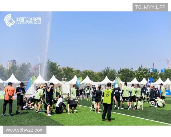 上海飞盘队在攀岩联赛中以81分稳居积分榜首位