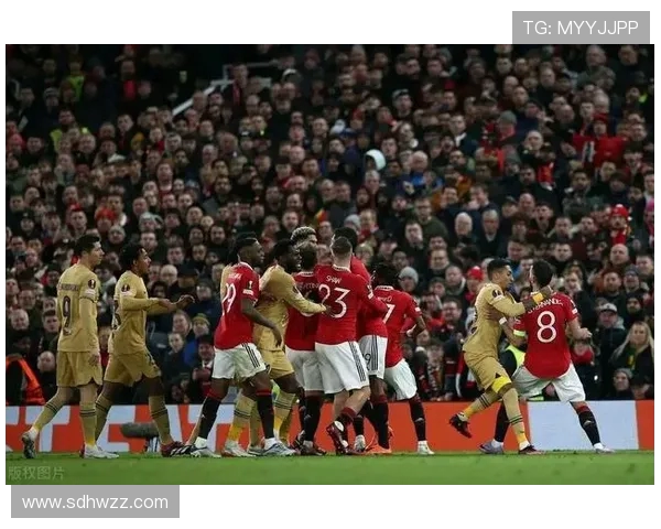 巴塞罗那与曼联国际对决精彩回顾与战术分析 巴塞罗那与曼联国际对决精彩回顾与战术分析