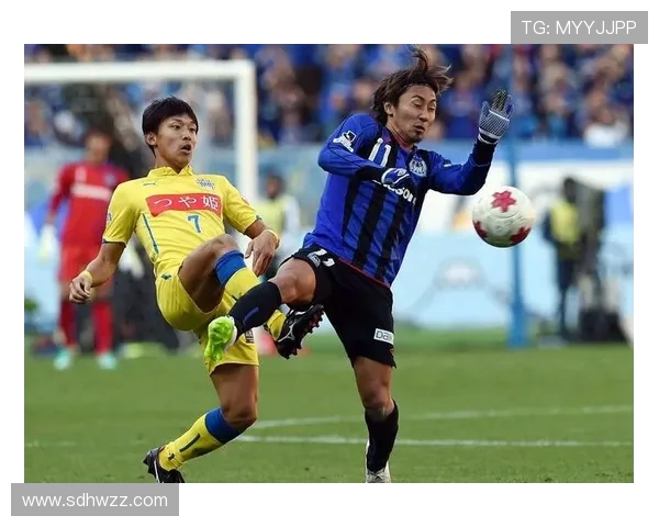 山神山形与长崎航海的激烈对决展现足球魅力与团队精神